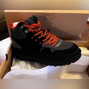 Ugg Highland Hi Heritage hiking boots. Brand New size 8